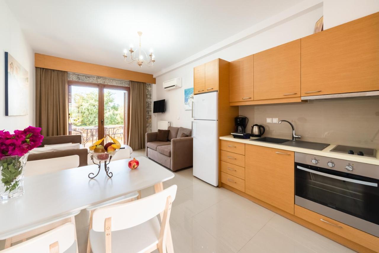אגיוס ניקולאוס Mani Houses Selinitsa Art Koloveas מראה חיצוני תמונה