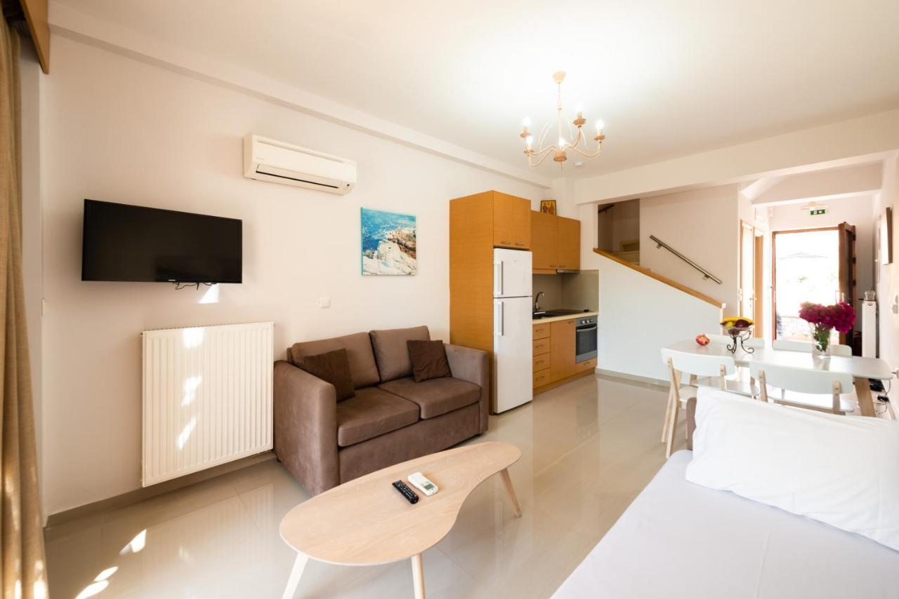 אגיוס ניקולאוס Mani Houses Selinitsa Art Koloveas מראה חיצוני תמונה
